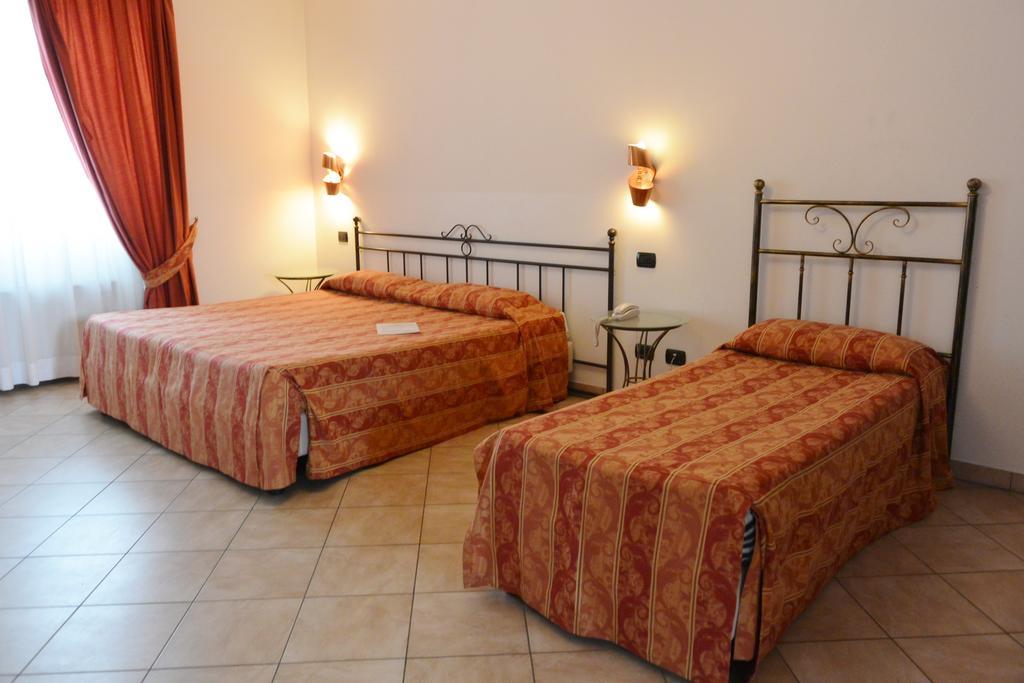 Hotel Ristorante Italia Чертоза ди Павия Екстериор снимка