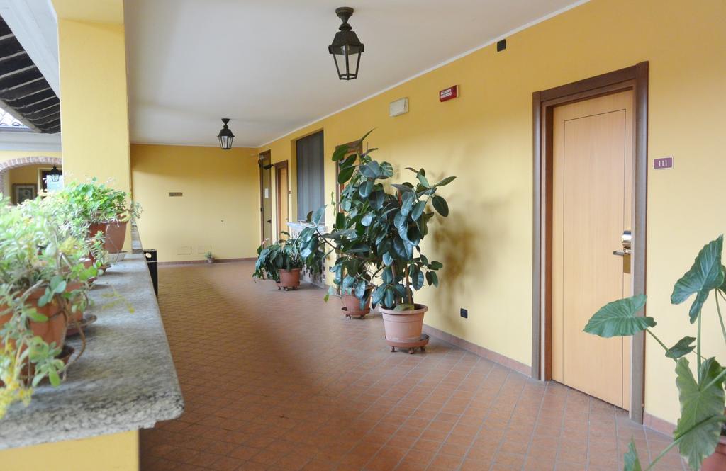 Hotel Ristorante Italia Чертоза ди Павия Екстериор снимка