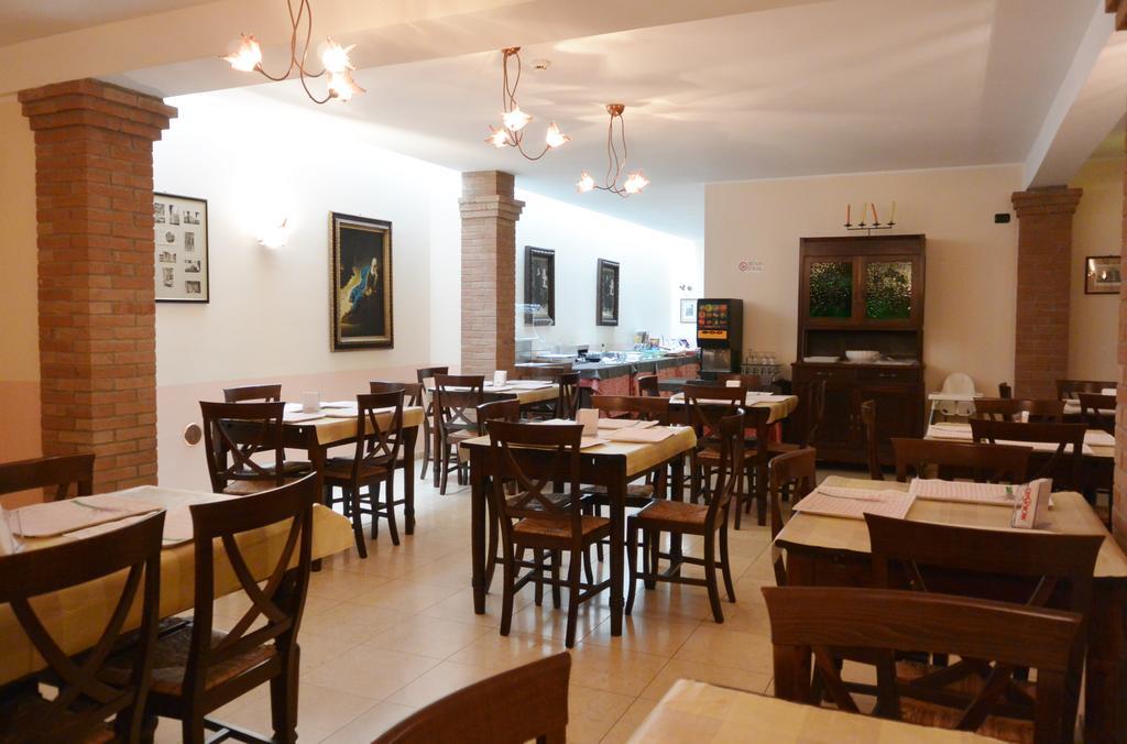 Hotel Ristorante Italia Чертоза ди Павия Екстериор снимка